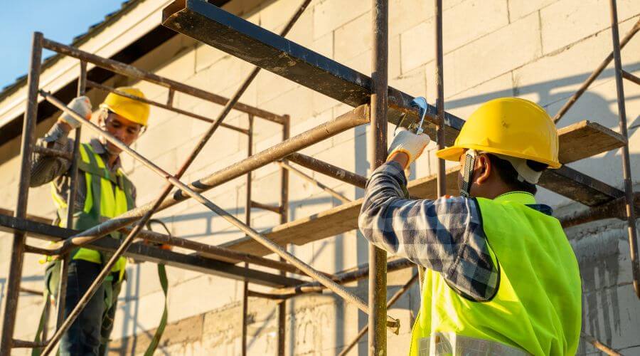 Professional gutter cleaning in McIntosh, FL